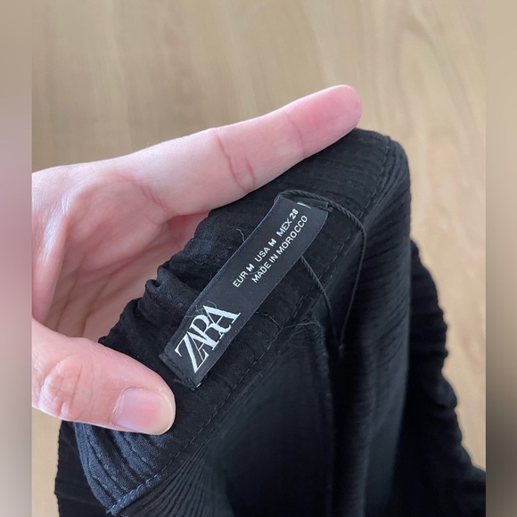 Zara|Black Stretch waist, straight leg trousers with side slits•••Trendy & cute - Picture 9 of 14